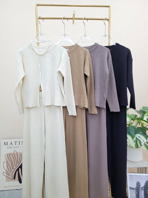 Side Slit Knitted Pullover With Loose Trouser